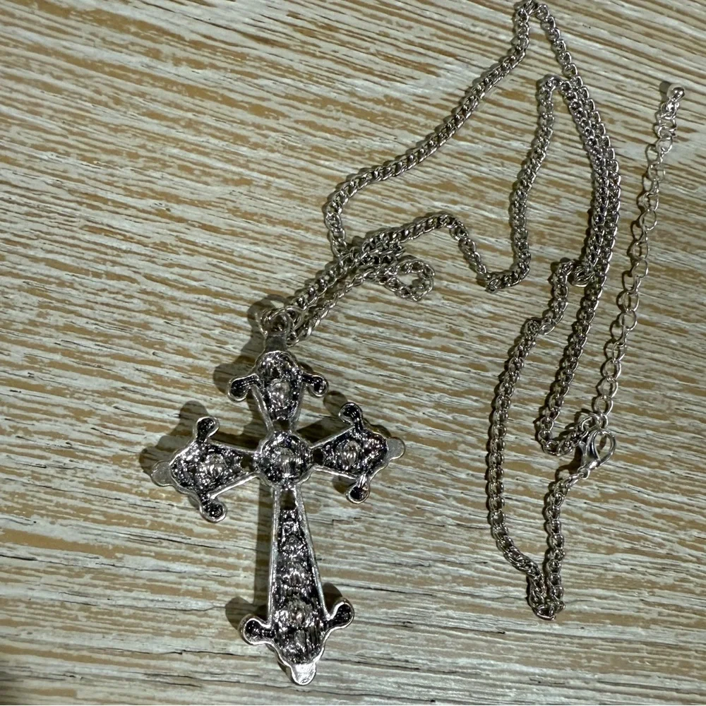 Elegant Silver Cross Pendant Necklace
